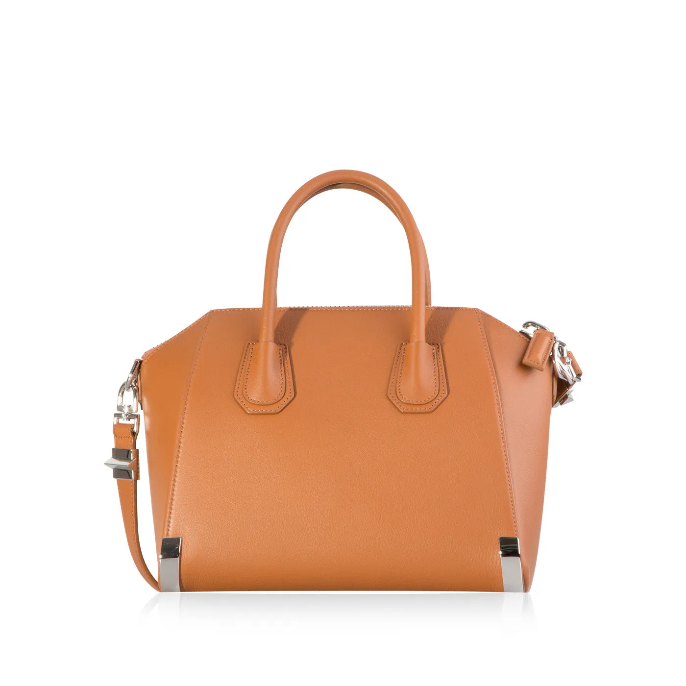 Certainly! Heres an optimized title for the e-commerce product:

Stylish Antigona Medium Leather Designer Handbag