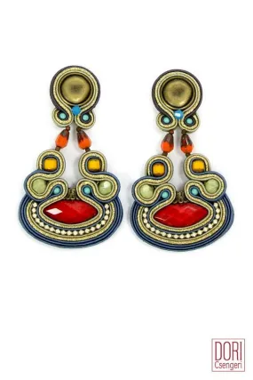 Aventure Striking Earrings