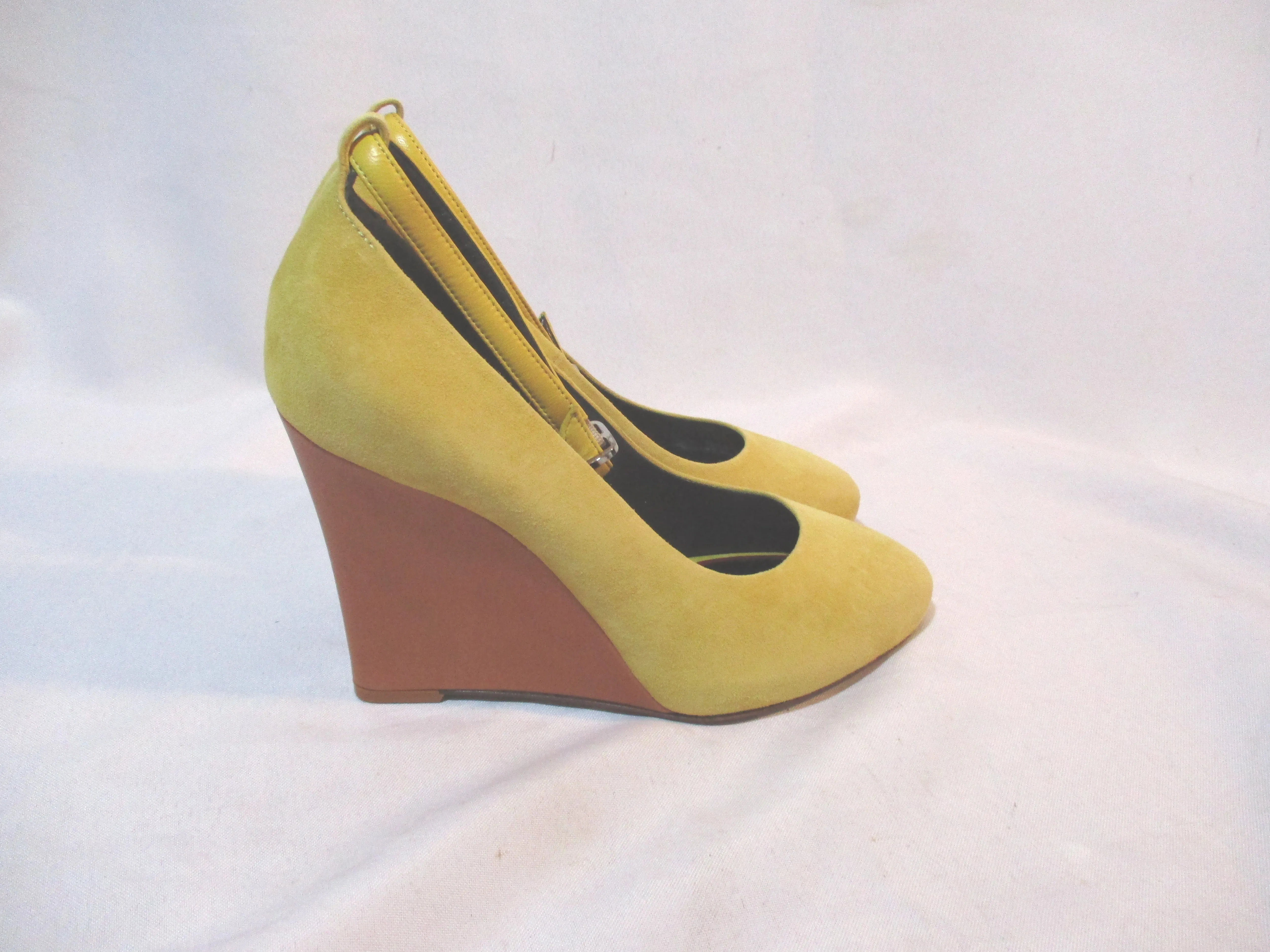 CELINE PARIS YELLOW WEDGE PUMP Shoe 37 Suede CAMEL Leather Italy Womens