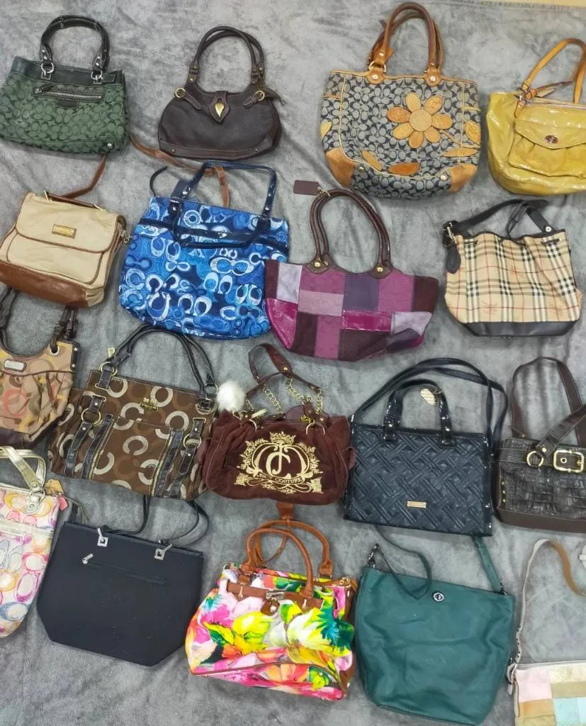 CR241 Designer Handbags 35 pieces