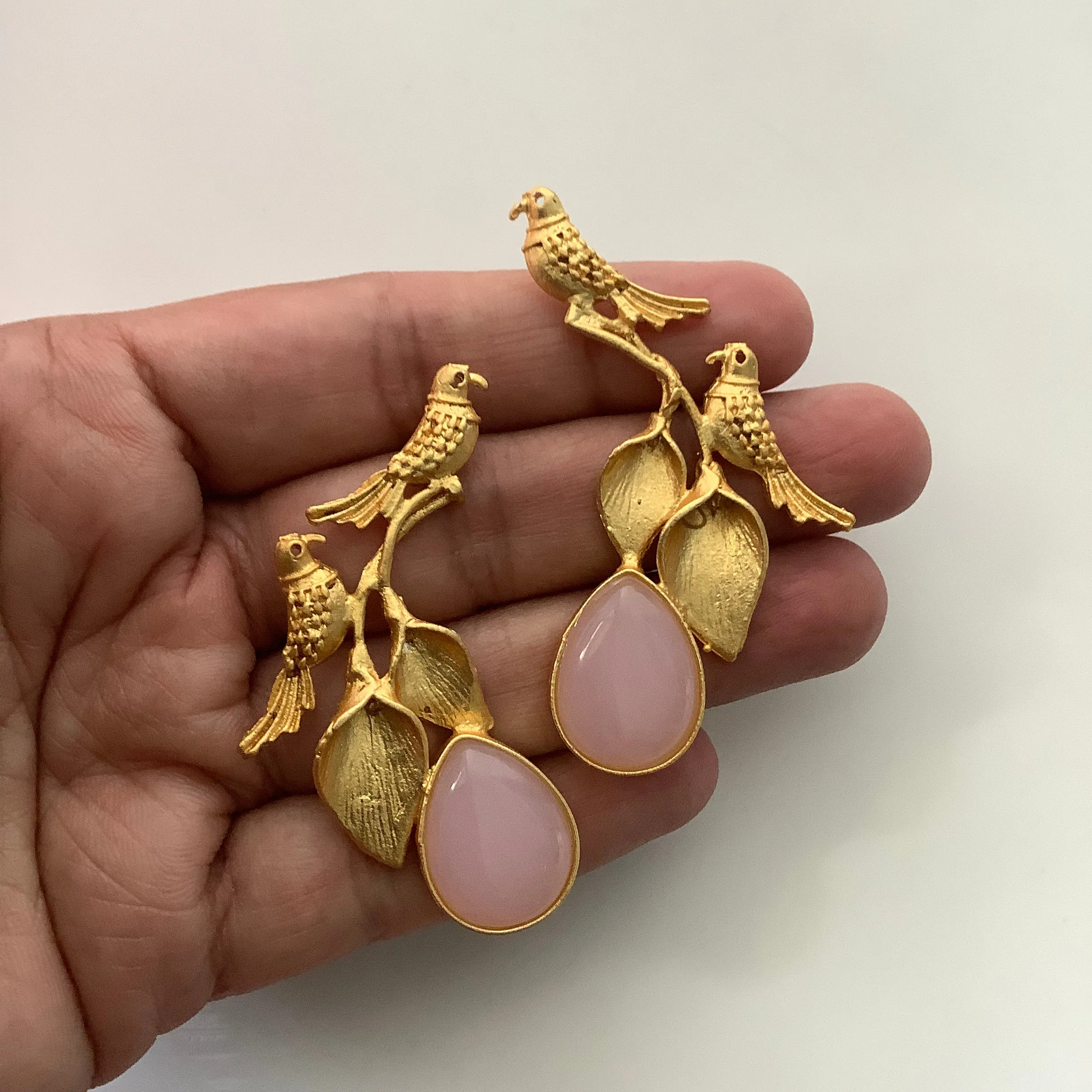 Salvanity Golden Brass Twin Bird Stone Earrings (Monalisa Pink)