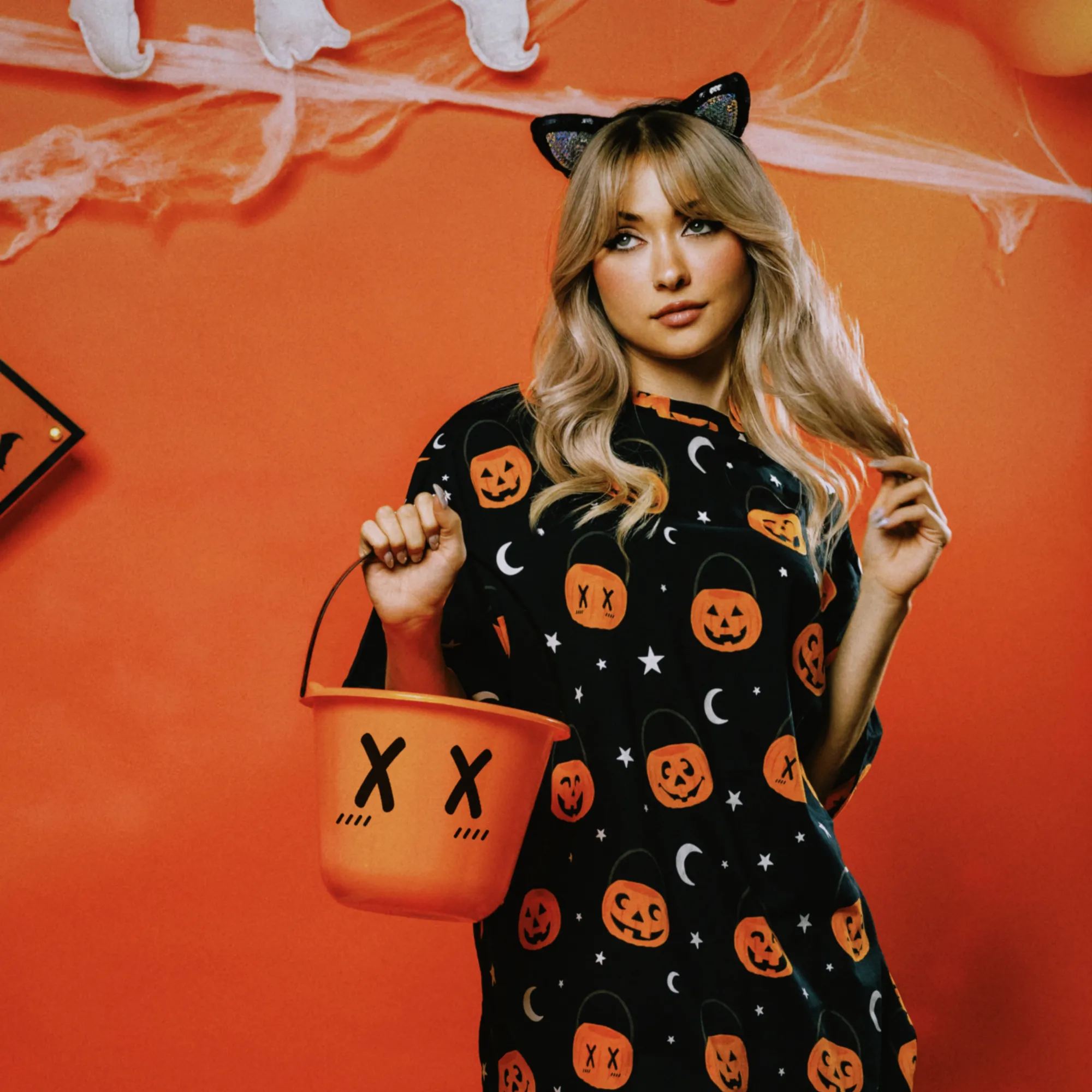 Scareworthy Pumpkin Bucket T-Shirt Dress