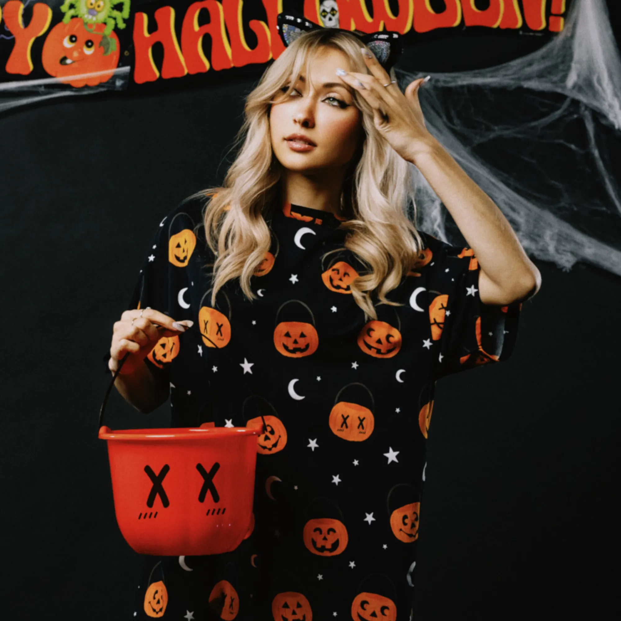 Scareworthy Pumpkin Bucket T-Shirt Dress